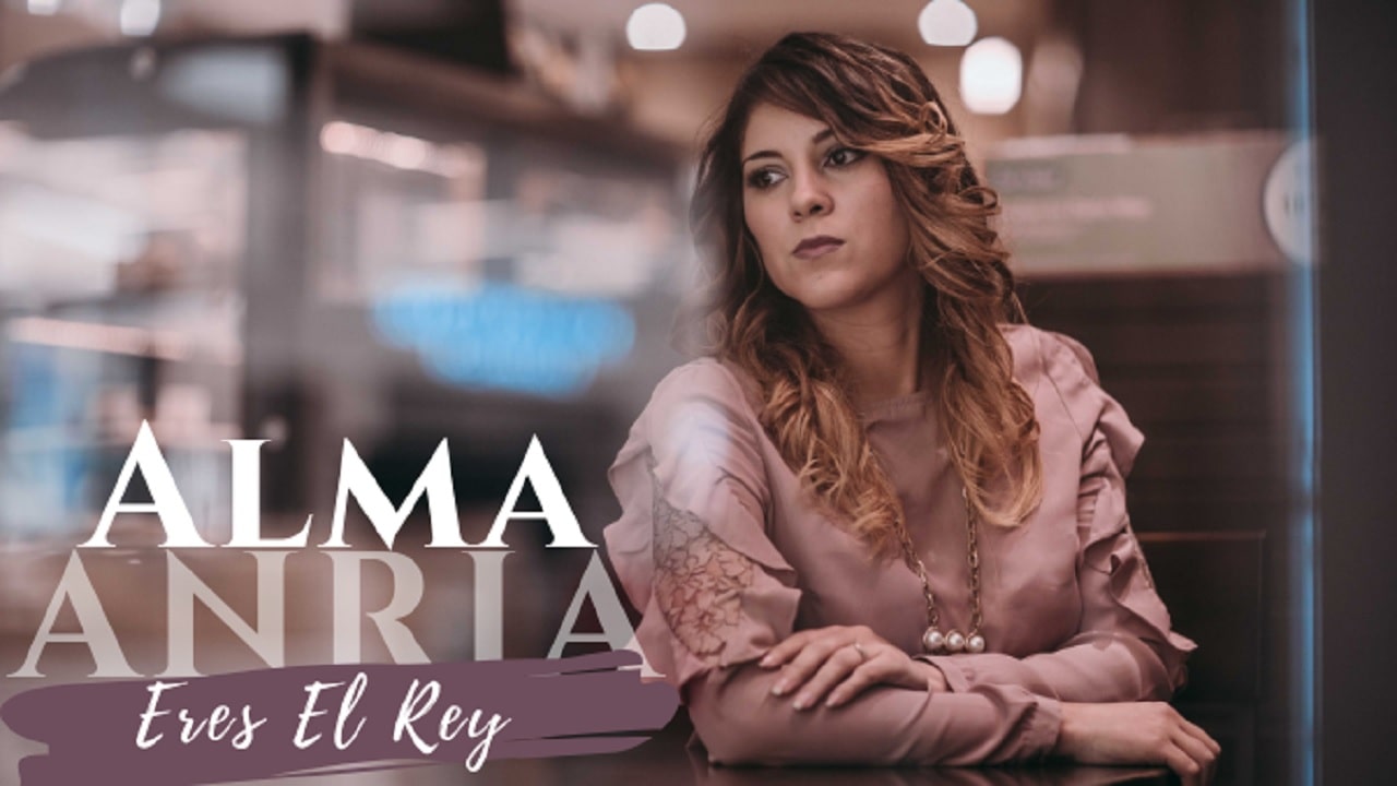 La panameña Alma Anria declara  «Eres El Rey»