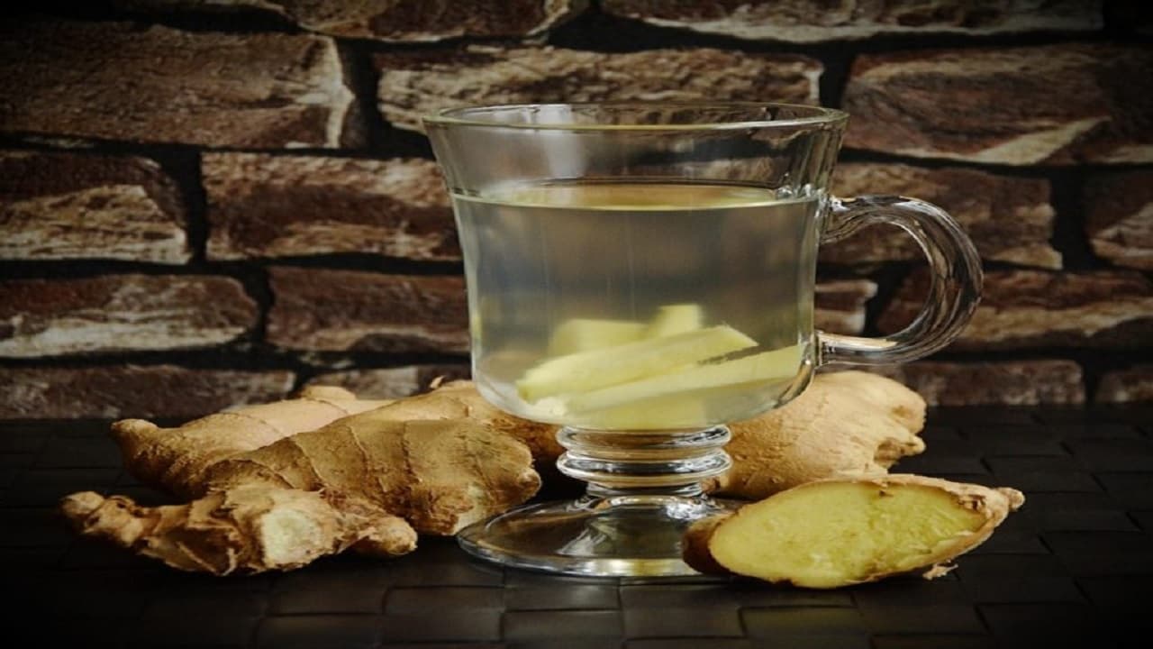 Ventajas de beber agua de jengibre con el estómago vacío