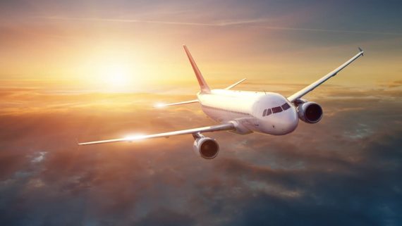 indígena en el avión